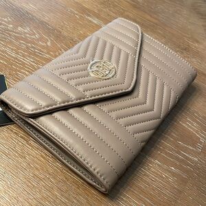 NWT Badgley Mischka quilted crossbody with gold strap - taupe neutral, soft